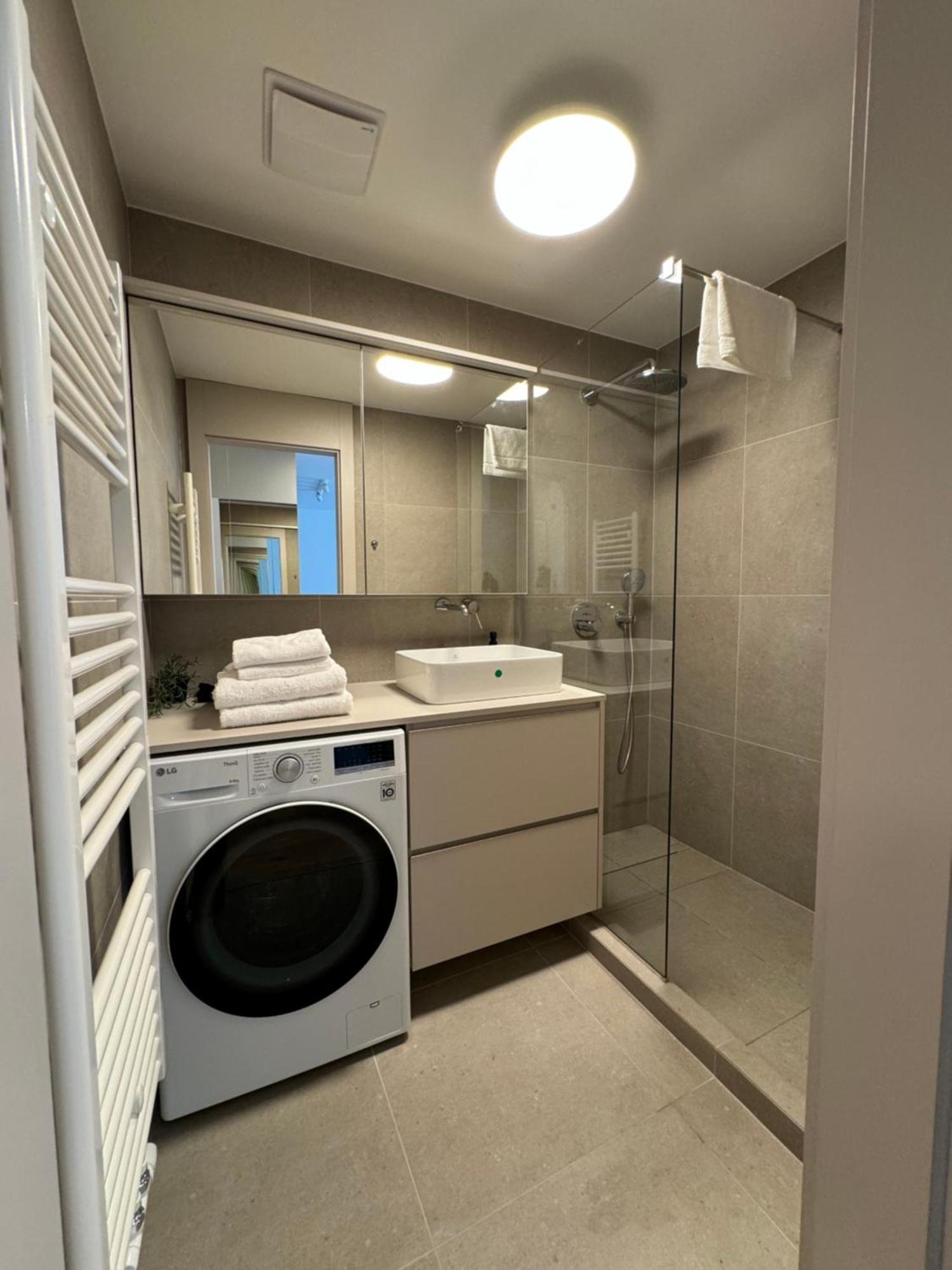 Aurora Apartments Братислава Екстериор снимка